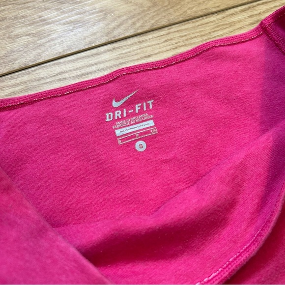 Nike Hot Pink High Rise Dri-Fit Cropped Capri Pants - Women’s Small - Picture 9 of 10